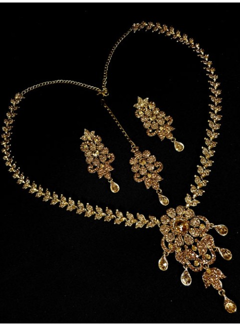 Stonestudded Jewelry Set